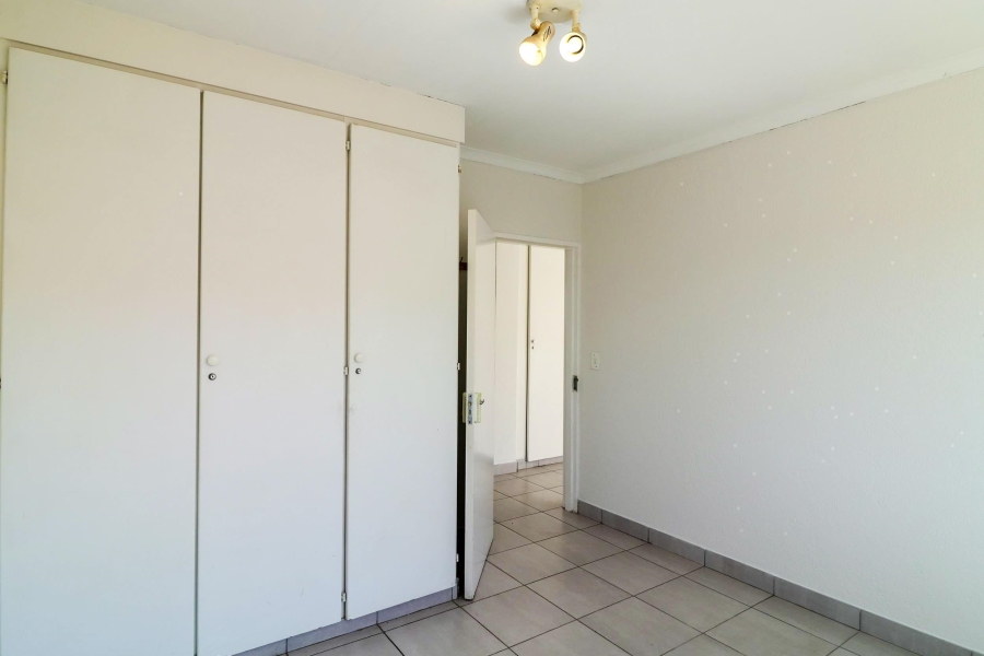 To Let 2 Bedroom Property for Rent in Linmeyer Gauteng