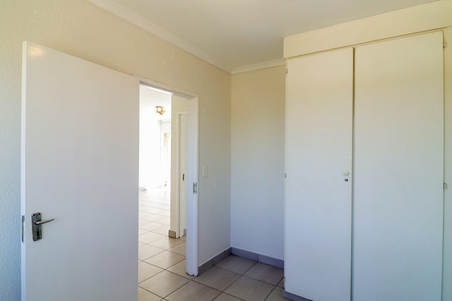 To Let 2 Bedroom Property for Rent in Linmeyer Gauteng