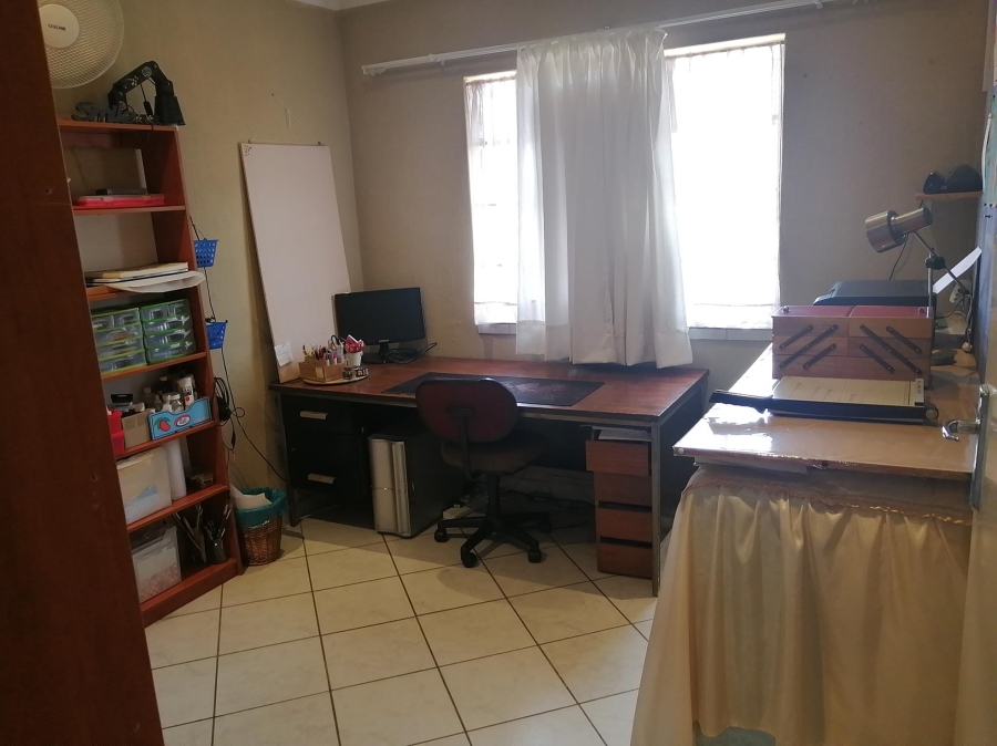 2 Bedroom Property for Sale in Annlin Gauteng