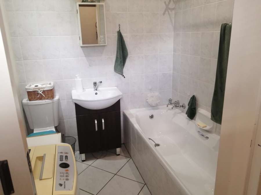 2 Bedroom Property for Sale in Annlin Gauteng