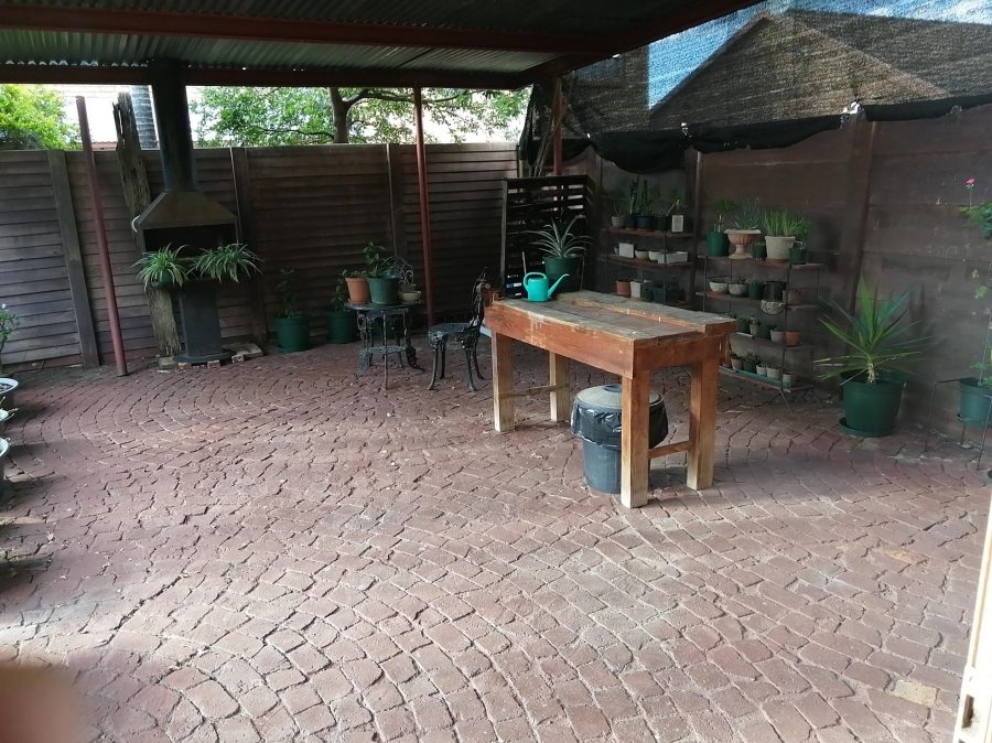 2 Bedroom Property for Sale in Annlin Gauteng