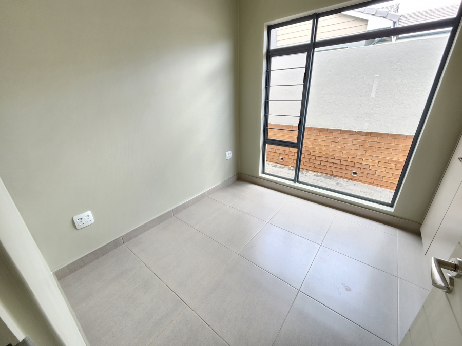 3 Bedroom Property for Sale in Waterkloof Marina Retirement Estate Gauteng