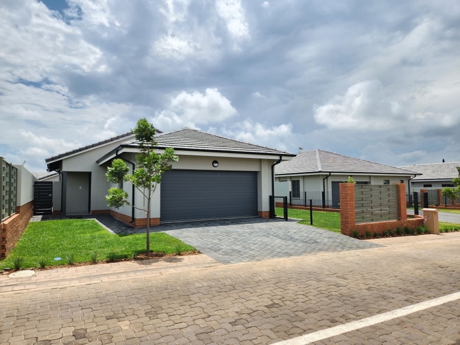 3 Bedroom Property for Sale in Waterkloof Marina Retirement Estate Gauteng