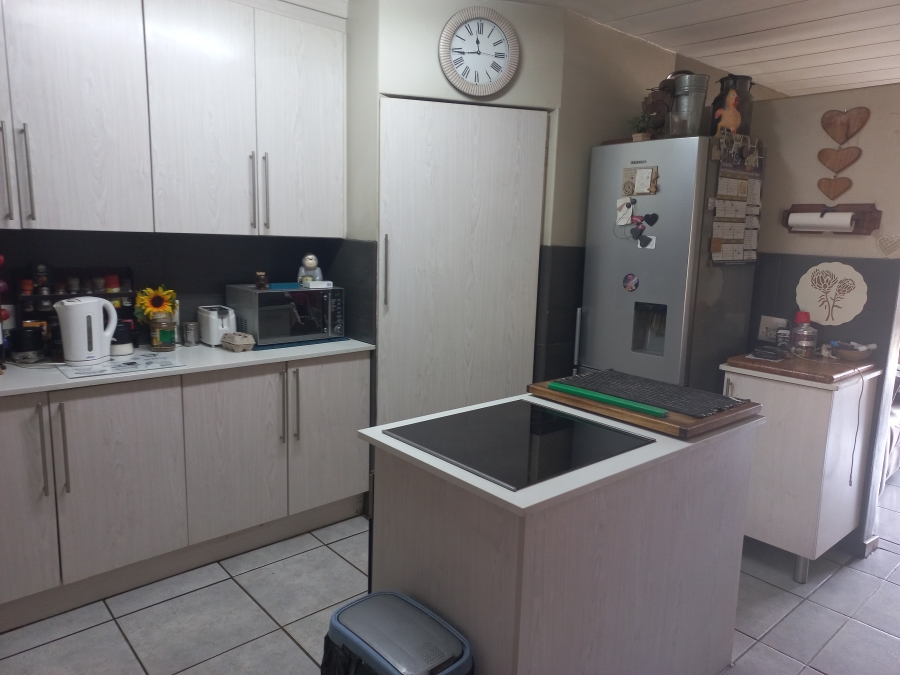 2 Bedroom Property for Sale in Rietfontein Gauteng