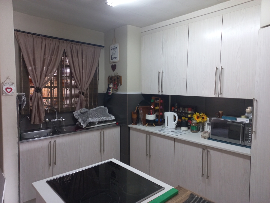 2 Bedroom Property for Sale in Rietfontein Gauteng