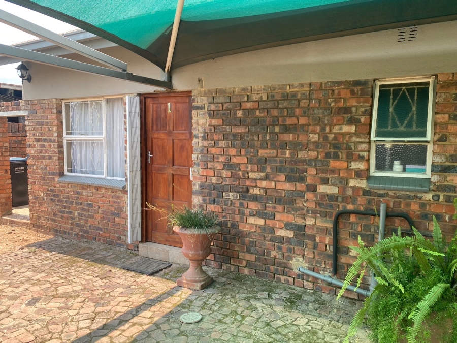 7 Bedroom Property for Sale in Vanderbijlpark Sw 2 Gauteng