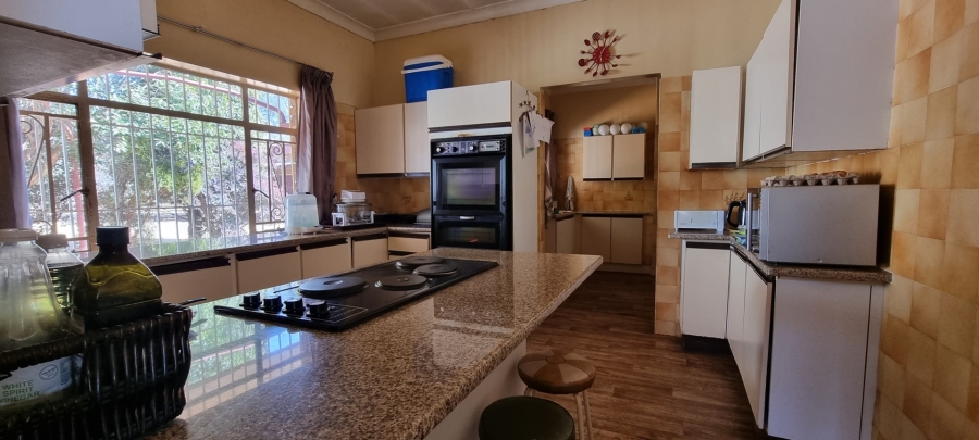 4 Bedroom Property for Sale in Strubenvale Gauteng