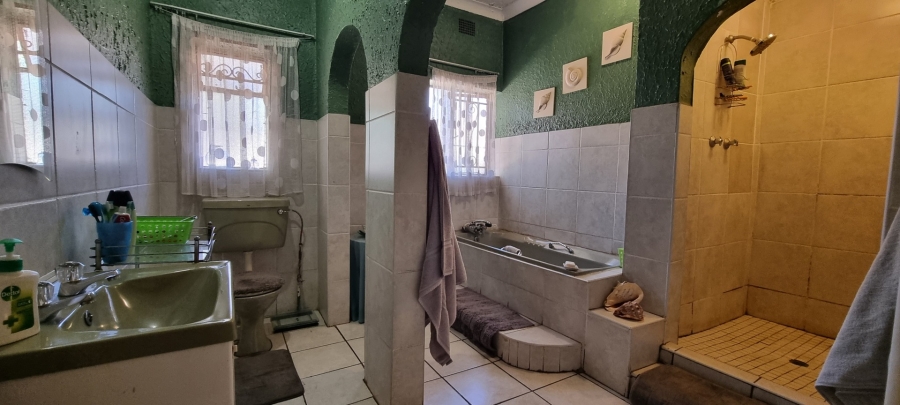 4 Bedroom Property for Sale in Strubenvale Gauteng