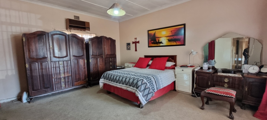 4 Bedroom Property for Sale in Strubenvale Gauteng