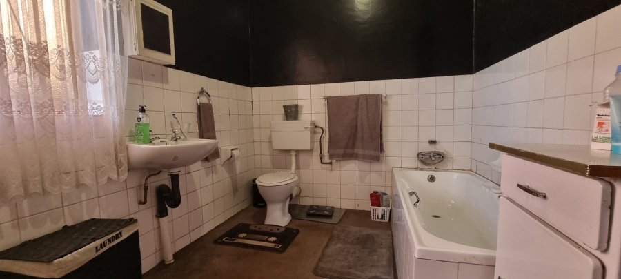 4 Bedroom Property for Sale in Strubenvale Gauteng