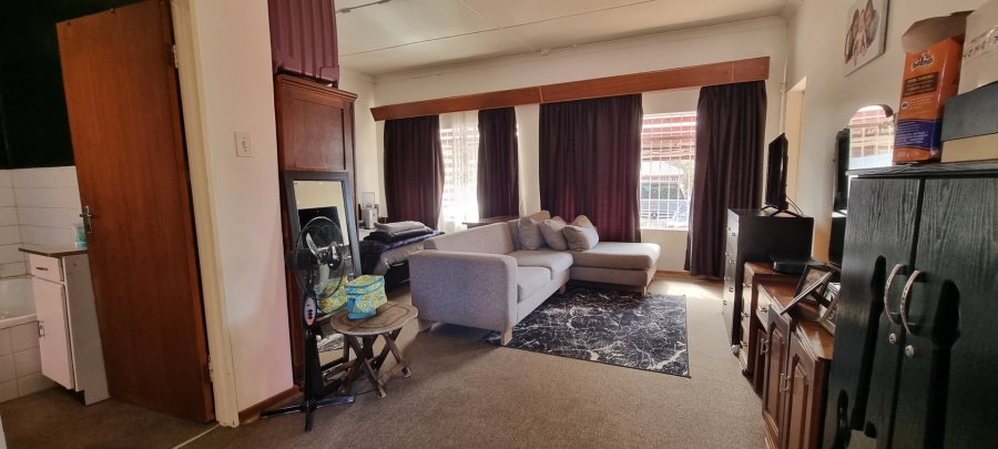 4 Bedroom Property for Sale in Strubenvale Gauteng