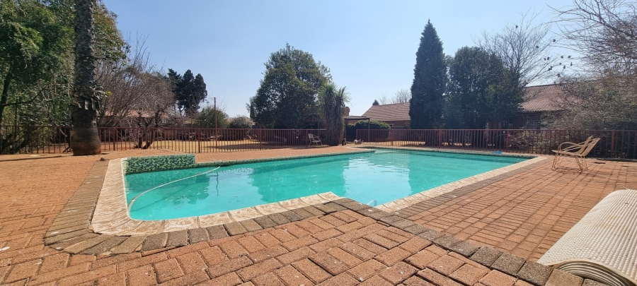 4 Bedroom Property for Sale in Strubenvale Gauteng