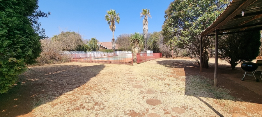 4 Bedroom Property for Sale in Strubenvale Gauteng