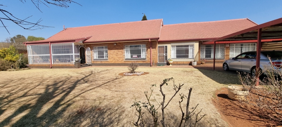 4 Bedroom Property for Sale in Strubenvale Gauteng