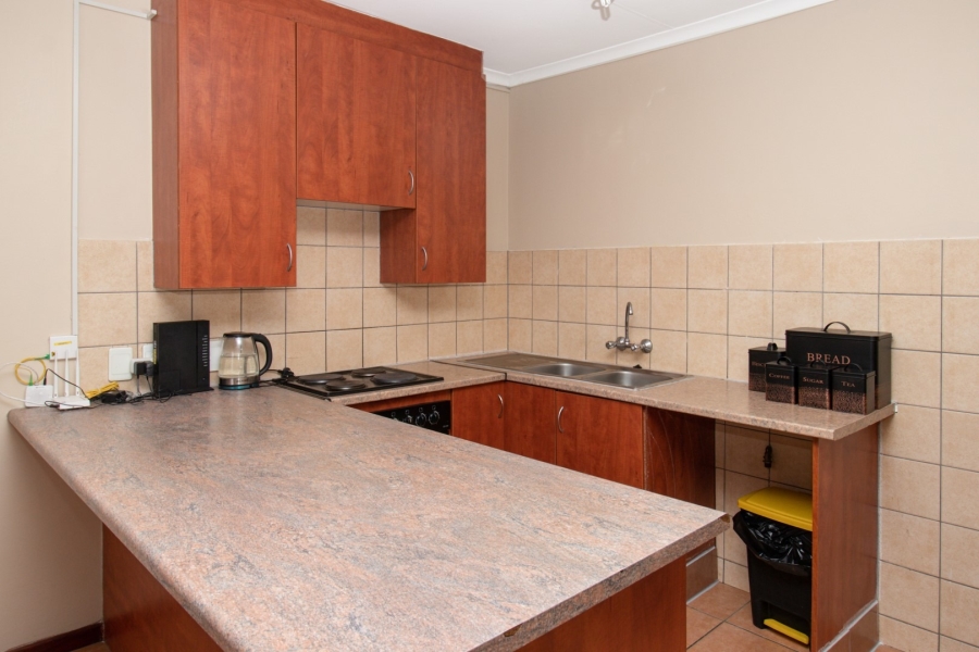 1 Bedroom Property for Sale in Grand Central Gauteng