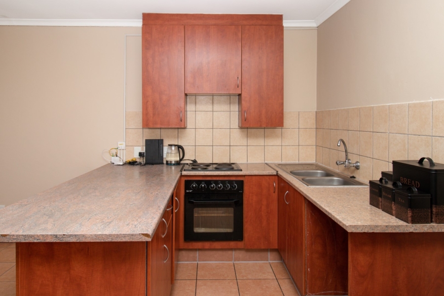 1 Bedroom Property for Sale in Grand Central Gauteng