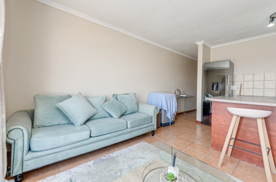 1 Bedroom Property for Sale in Grand Central Gauteng