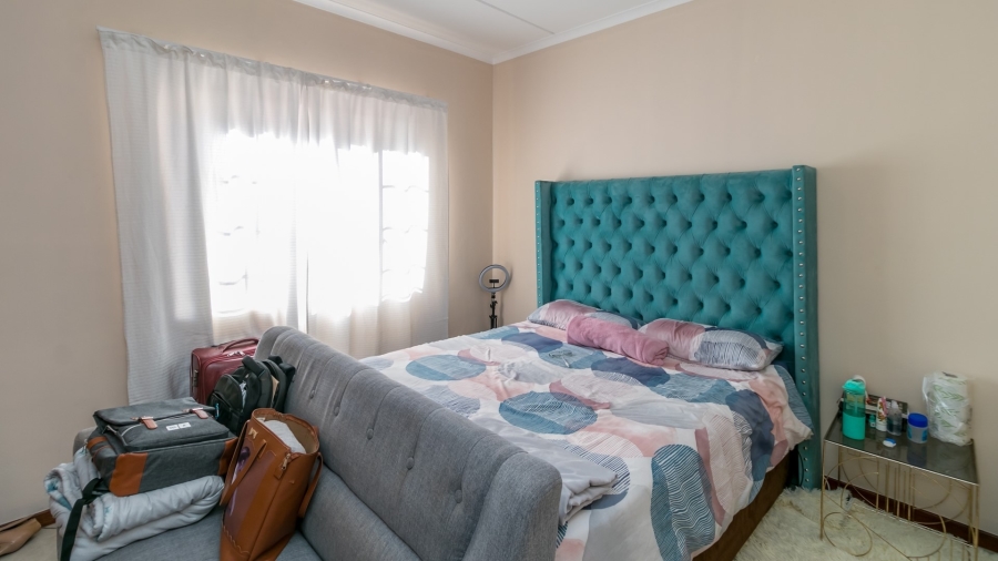 2 Bedroom Property for Sale in Noordwyk Gauteng