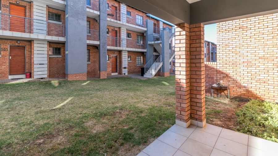 2 Bedroom Property for Sale in Noordwyk Gauteng