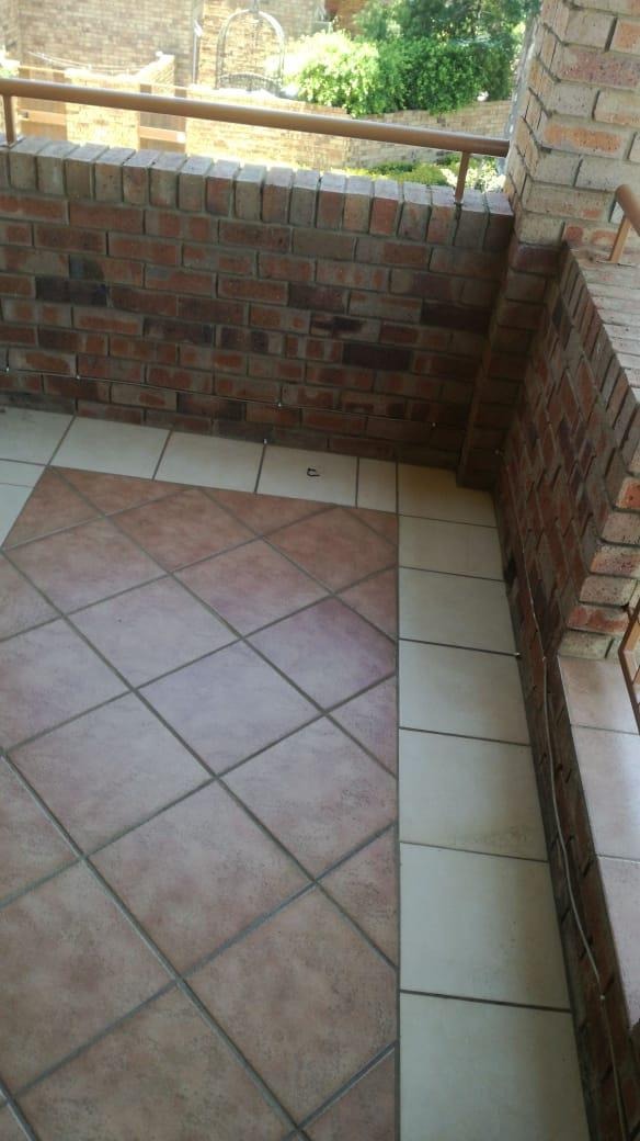 2 Bedroom Property for Sale in Mooikloof Ridge Gauteng