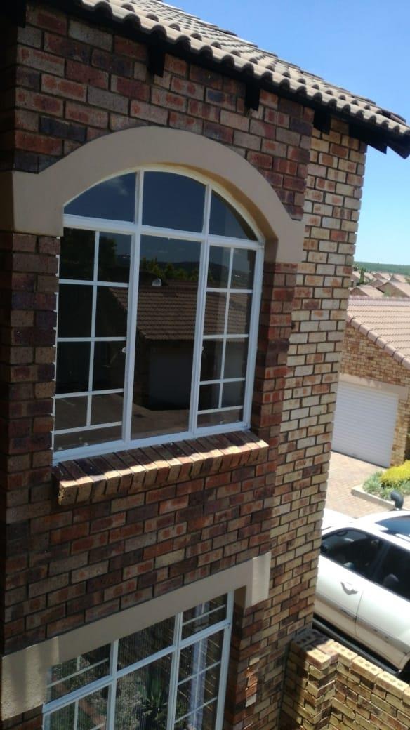 2 Bedroom Property for Sale in Mooikloof Ridge Gauteng