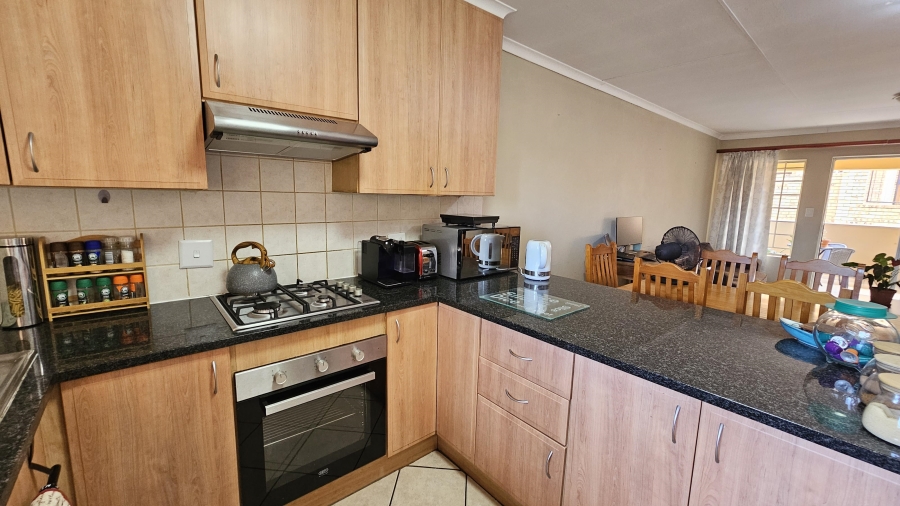 2 Bedroom Property for Sale in The Wilds Gauteng