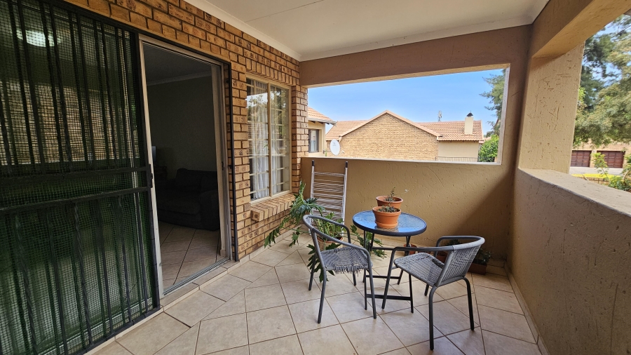 2 Bedroom Property for Sale in The Wilds Gauteng