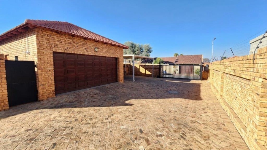 3 Bedroom Property for Sale in New Redruth Gauteng