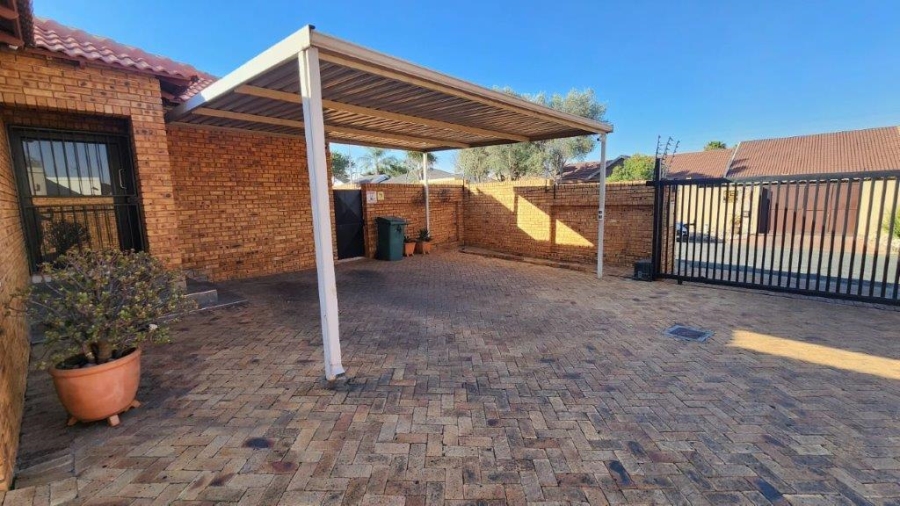 3 Bedroom Property for Sale in New Redruth Gauteng