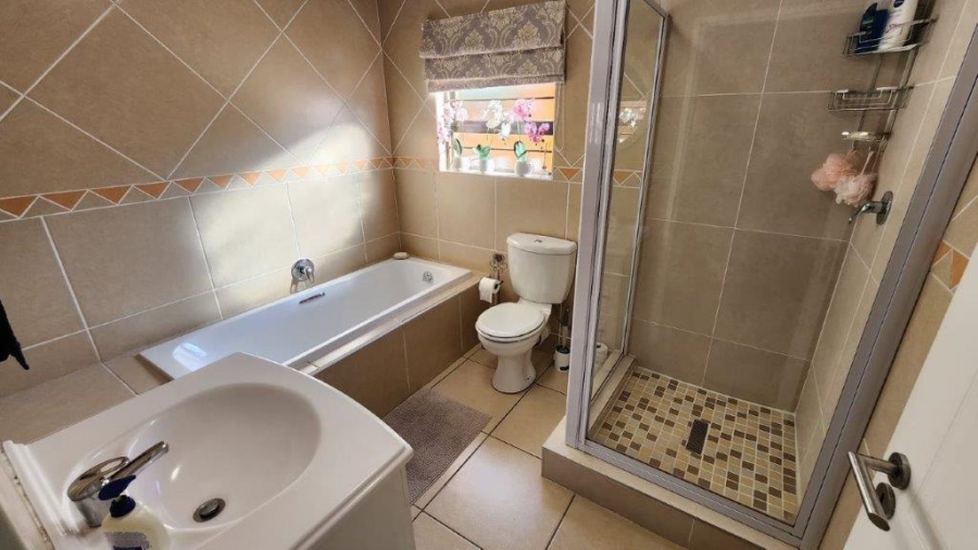 3 Bedroom Property for Sale in New Redruth Gauteng