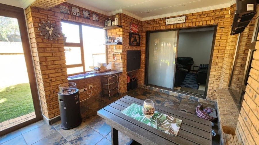 3 Bedroom Property for Sale in New Redruth Gauteng