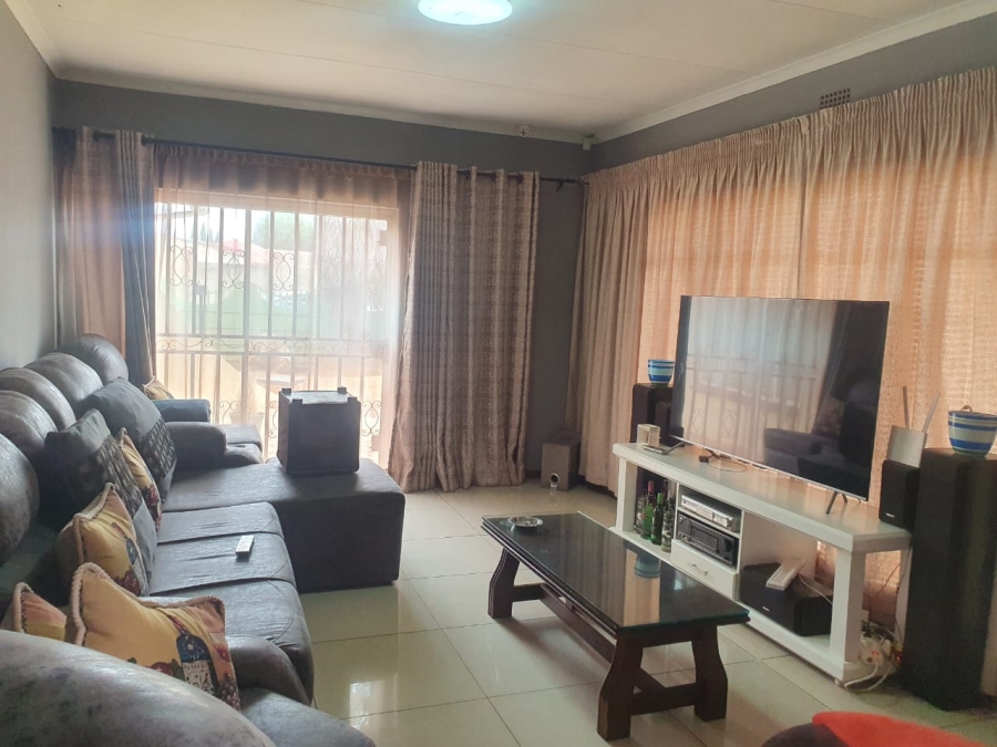 To Let 3 Bedroom Property for Rent in Dalpark Gauteng