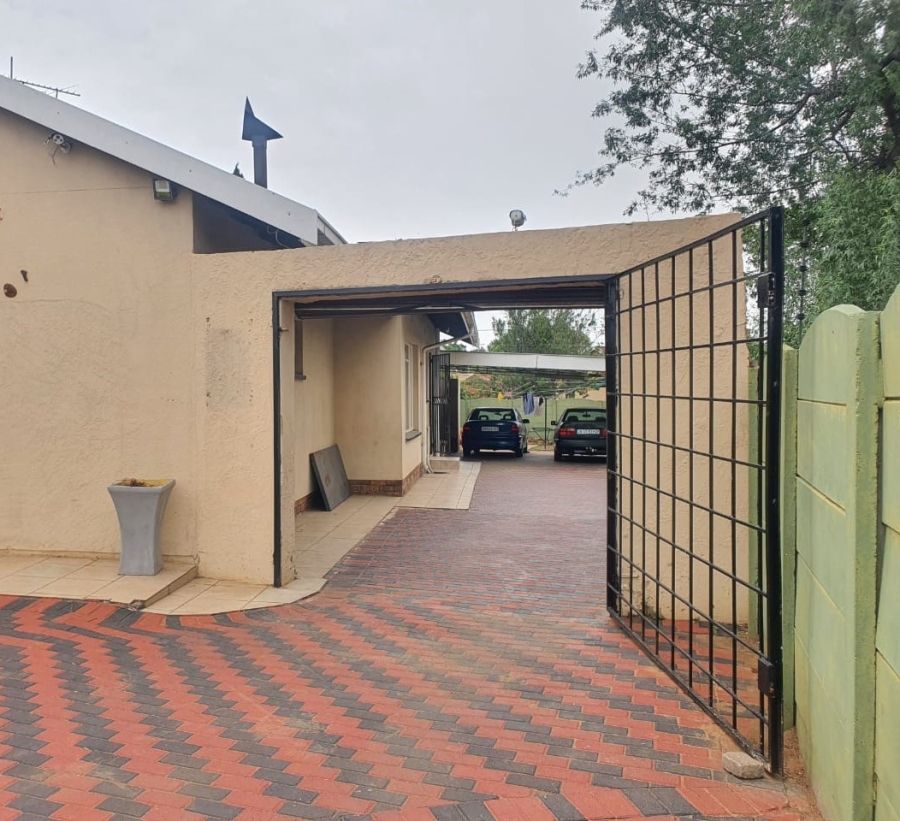 To Let 3 Bedroom Property for Rent in Dalpark Gauteng