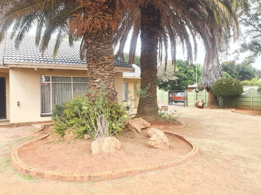 To Let 3 Bedroom Property for Rent in Dalpark Gauteng