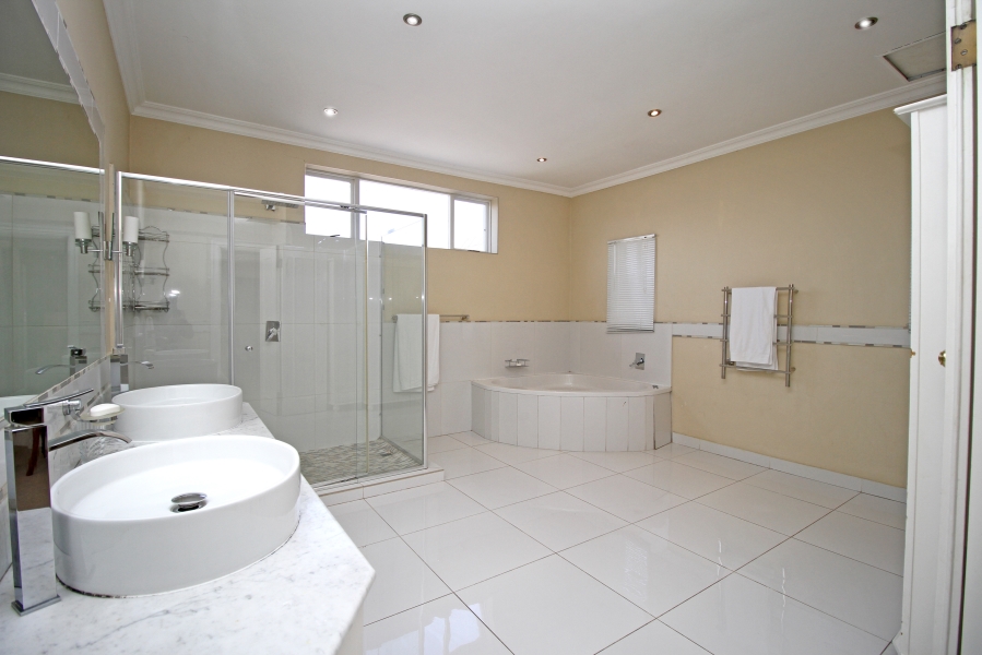 5 Bedroom Property for Sale in Atholl Gauteng