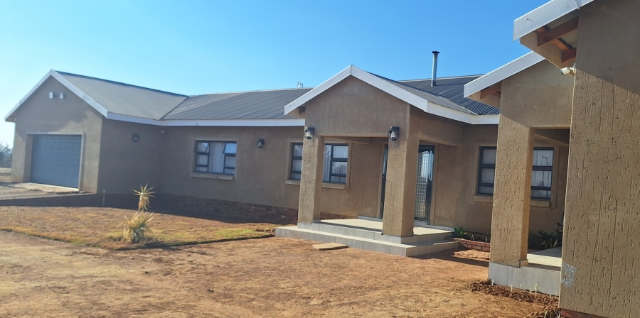 4 Bedroom Property for Sale in Vongeusopark Gauteng