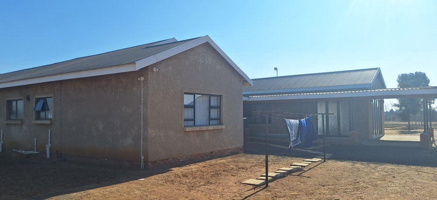 4 Bedroom Property for Sale in Vongeusopark Gauteng