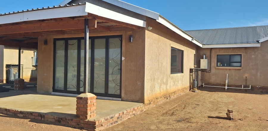 4 Bedroom Property for Sale in Vongeusopark Gauteng