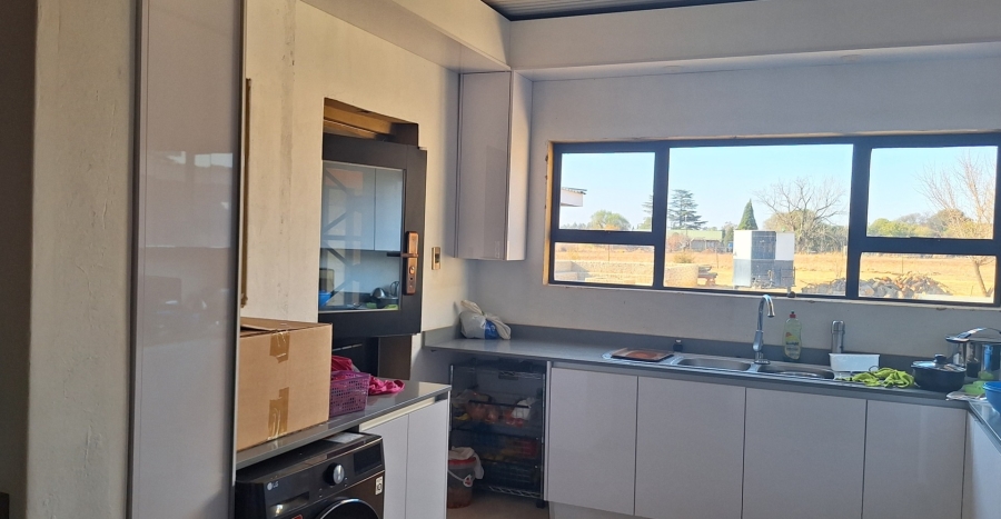 4 Bedroom Property for Sale in Vongeusopark Gauteng