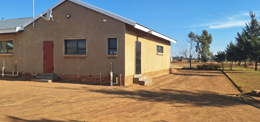 4 Bedroom Property for Sale in Vongeusopark Gauteng