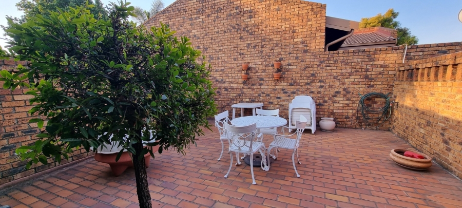 2 Bedroom Property for Sale in Sunward Park Gauteng