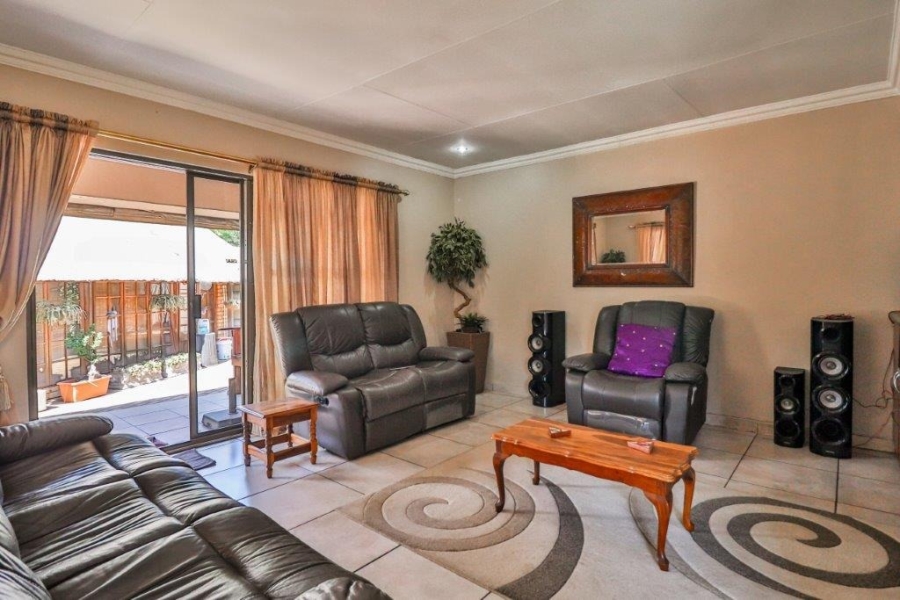 9 Bedroom Property for Sale in Impala Park Gauteng