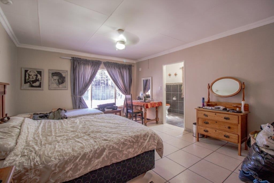 9 Bedroom Property for Sale in Impala Park Gauteng