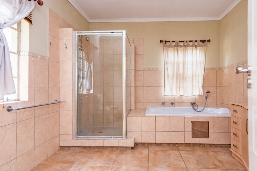 To Let 2 Bedroom Property for Rent in Lanseria Gauteng