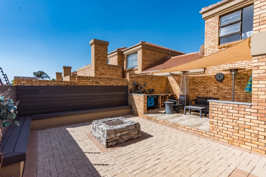 3 Bedroom Property for Sale in Willowbrook Gauteng