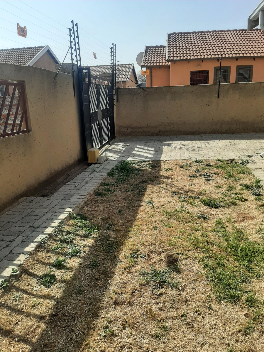 3 Bedroom Property for Sale in Windmill Park Gauteng