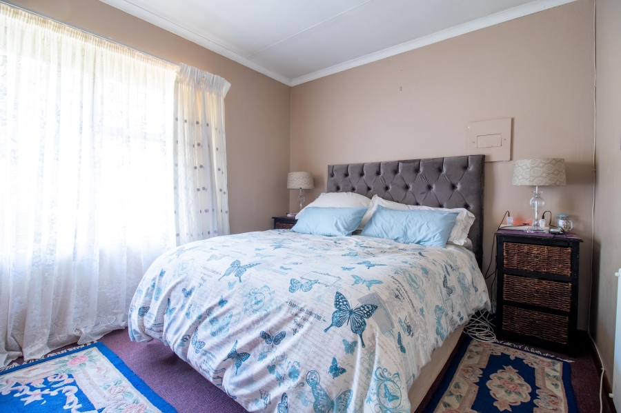 8 Bedroom Property for Sale in Eldoraigne Gauteng