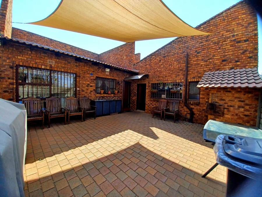 4 Bedroom Property for Sale in New State Areas Gauteng