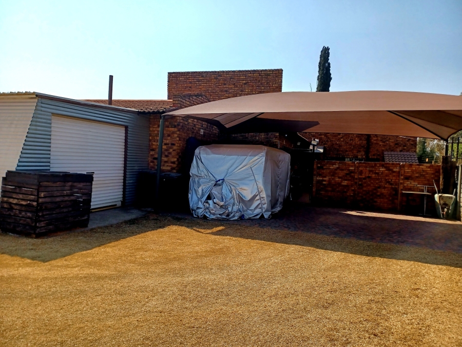 4 Bedroom Property for Sale in New State Areas Gauteng