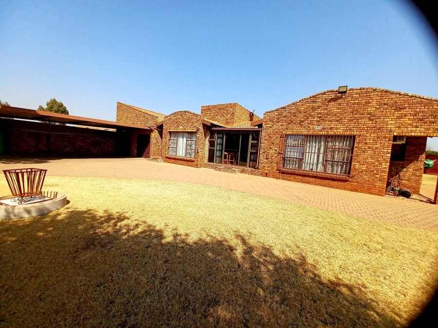 4 Bedroom Property for Sale in New State Areas Gauteng